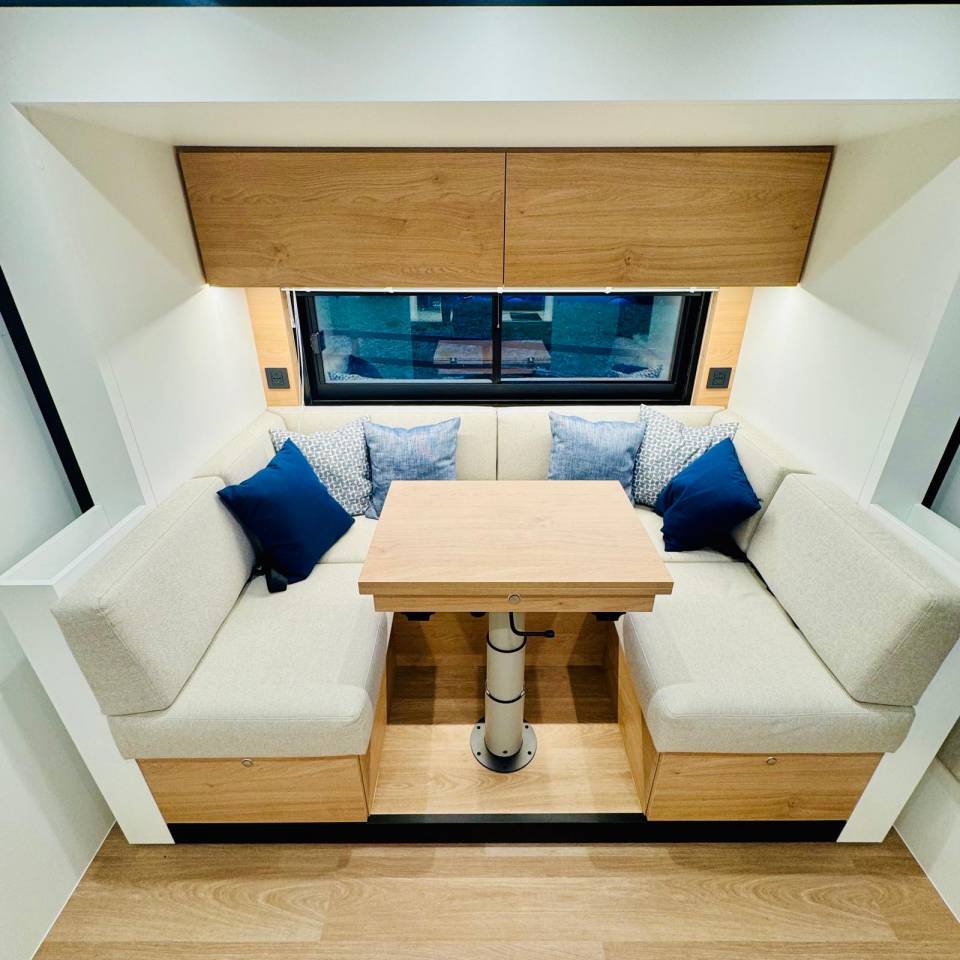 Zware paardenvrachtwagen (groot rijbewijs) AKX Classicspace6 2025 Nieuw