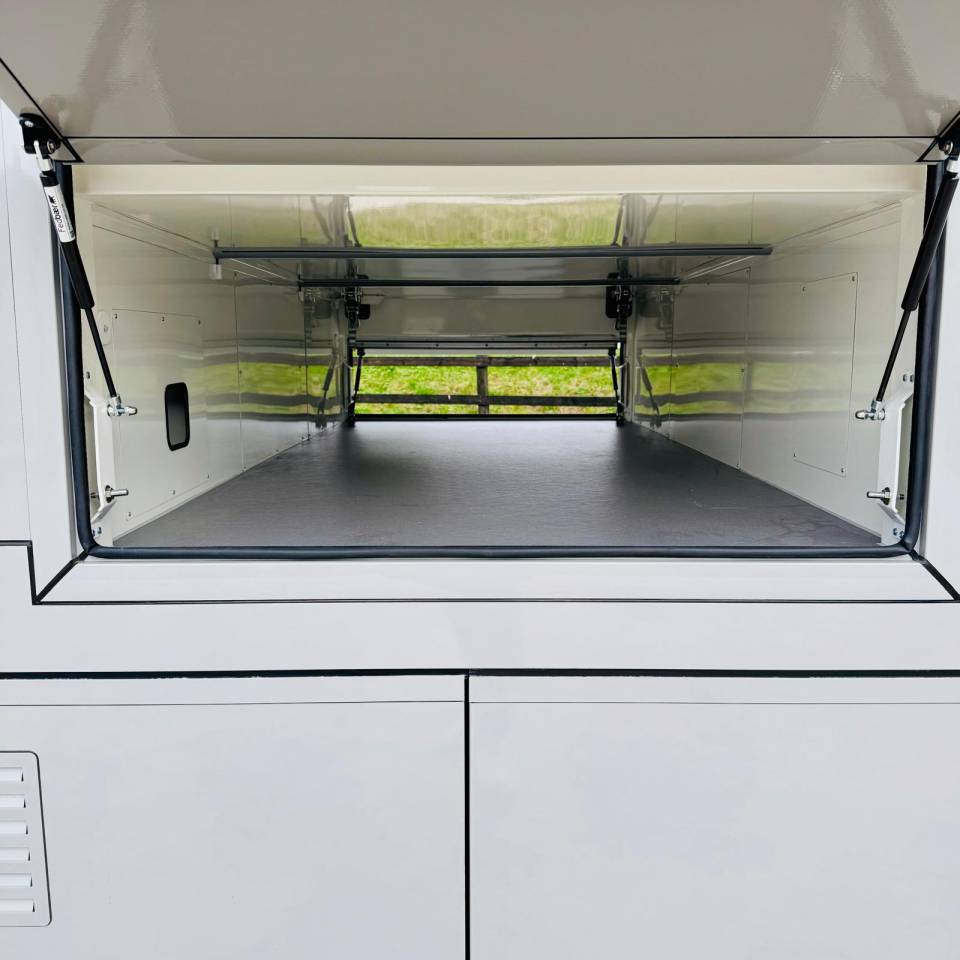 Zware paardenvrachtwagen (groot rijbewijs) AKX Classicspace6 2025 Nieuw