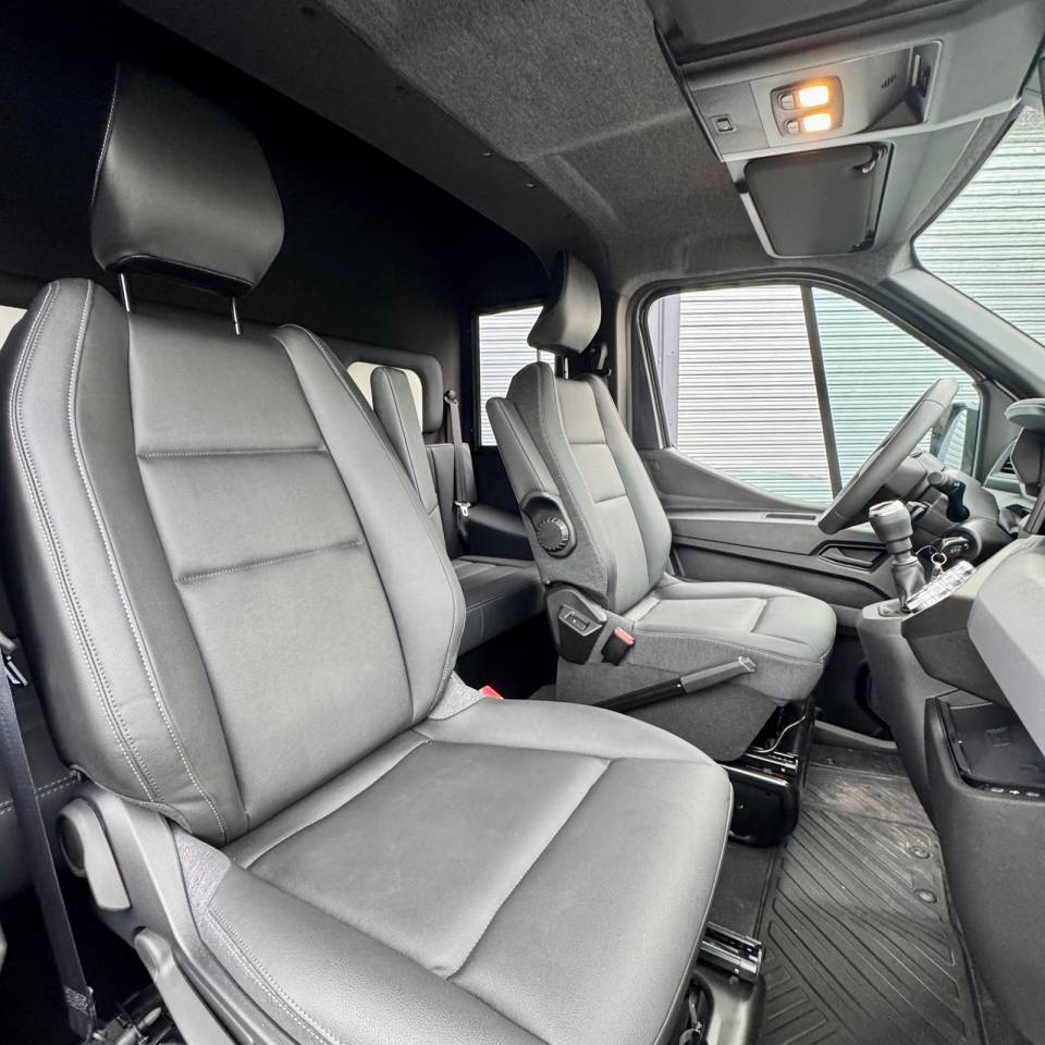 Kleine paardenvrachtwagen (B rijbewijs) AKX Akx5 2025 Nieuw