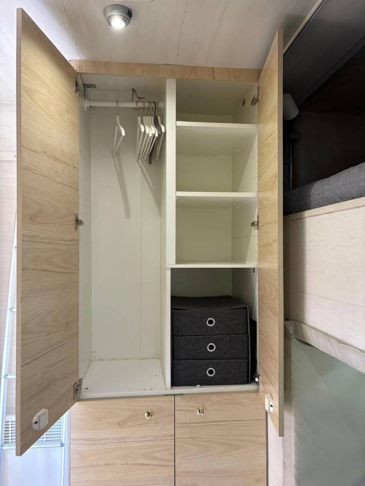 Zware paardenvrachtwagen (groot rijbewijs) Iveco  IVECO 280 hp 2001 Tweedehands