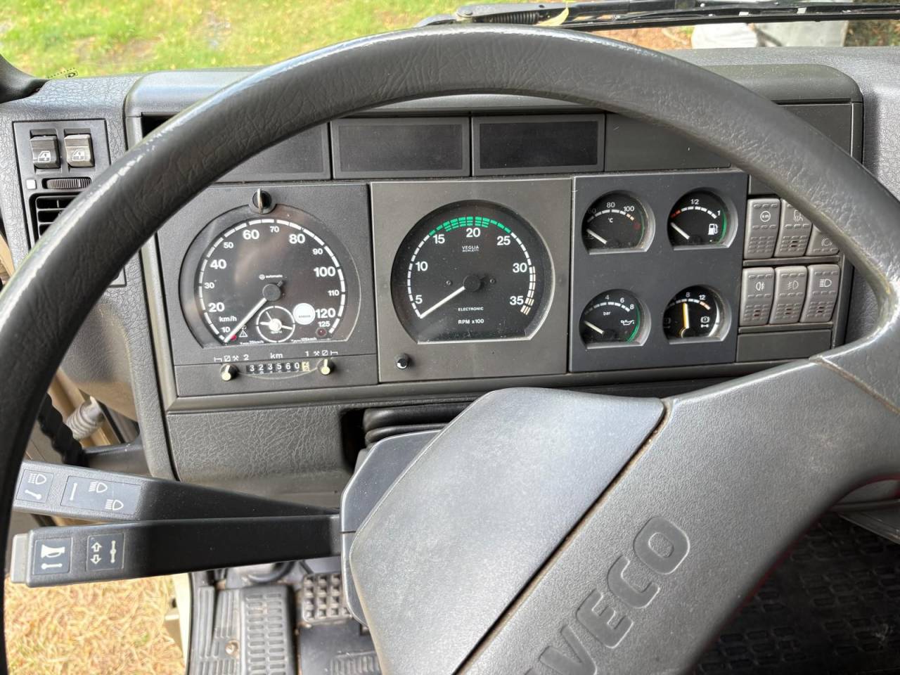 Zware paardenvrachtwagen (groot rijbewijs) Iveco  IVECO 280 hp 2001 Tweedehands