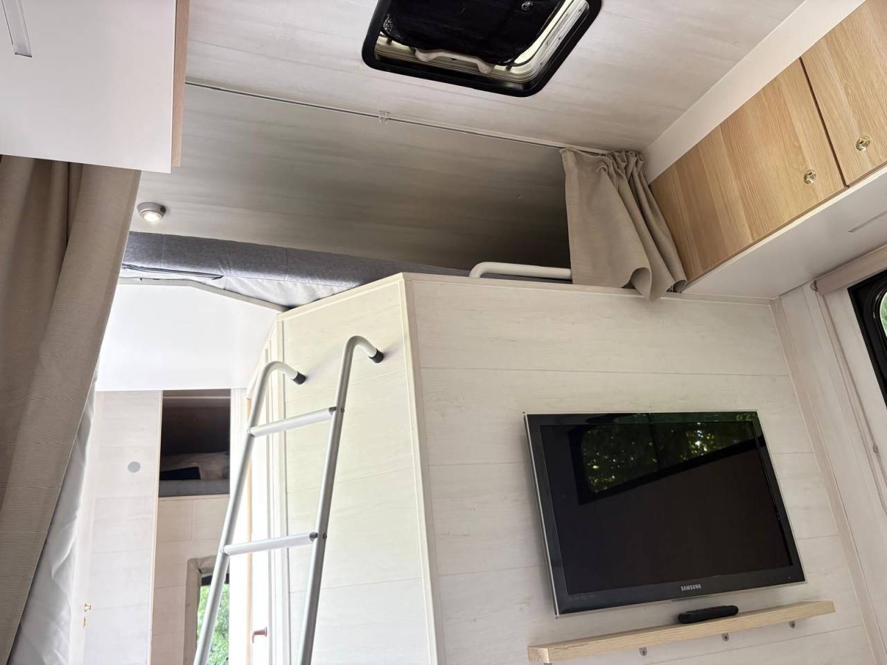 Zware paardenvrachtwagen (groot rijbewijs) Iveco  IVECO 280 hp 2001 Tweedehands