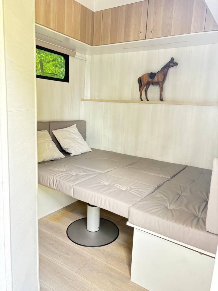 Zware paardenvrachtwagen (groot rijbewijs) Iveco  IVECO 280 hp 2001 Tweedehands