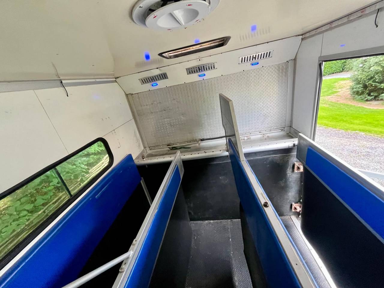 Zware paardenvrachtwagen (groot rijbewijs) Iveco  IVECO 280 hp 2001 Tweedehands