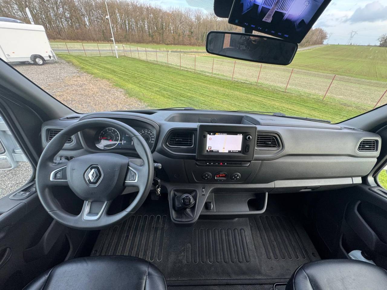 Kleine paardenvrachtwagen (B rijbewijs) TBST Renault Master 2023 Tweedehands