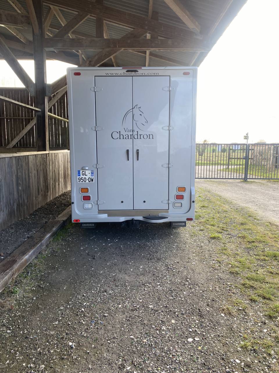 Kleine paardenvrachtwagen (B rijbewijs) Chardron Stalle 2023 Tweedehands