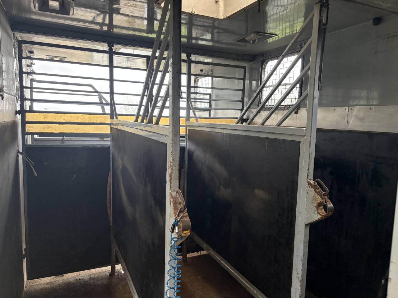 Zware paardenvrachtwagen (groot rijbewijs) Renault Mildium 1985 Tweedehands