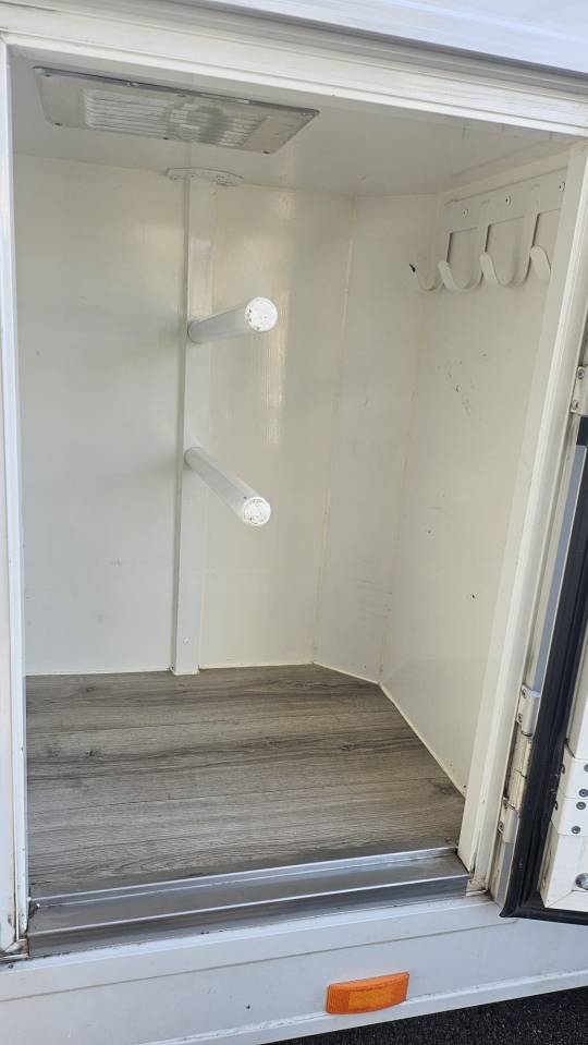 Kleine paardenvrachtwagen (B rijbewijs) Fiat  Ducato 2,2 Diesel  180 chevaux 2023 Tweedehands