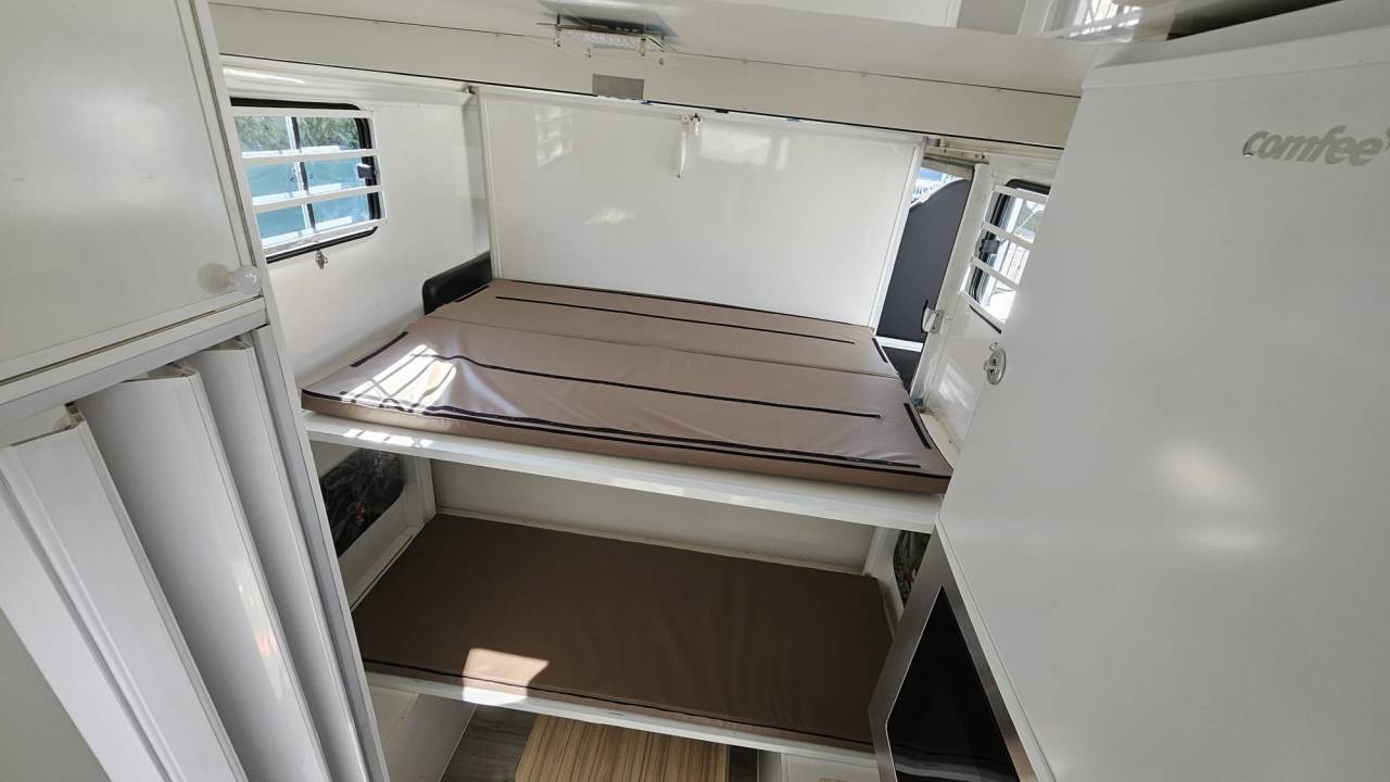 Kleine paardenvrachtwagen (B rijbewijs) Fiat  Ducato 2,2 Diesel  180 chevaux 2023 Tweedehands