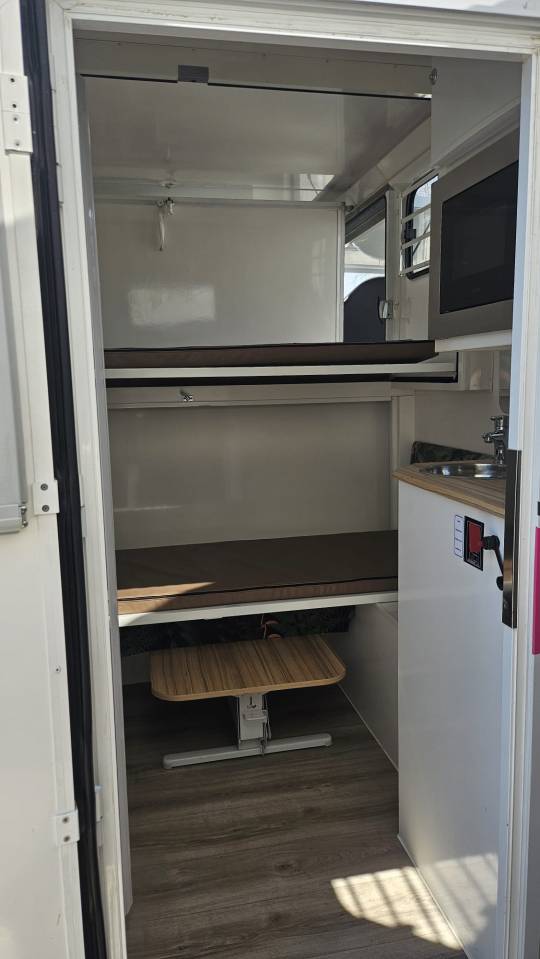 Kleine paardenvrachtwagen (B rijbewijs) Fiat  Ducato 2,2 Diesel  180 chevaux 2023 Tweedehands