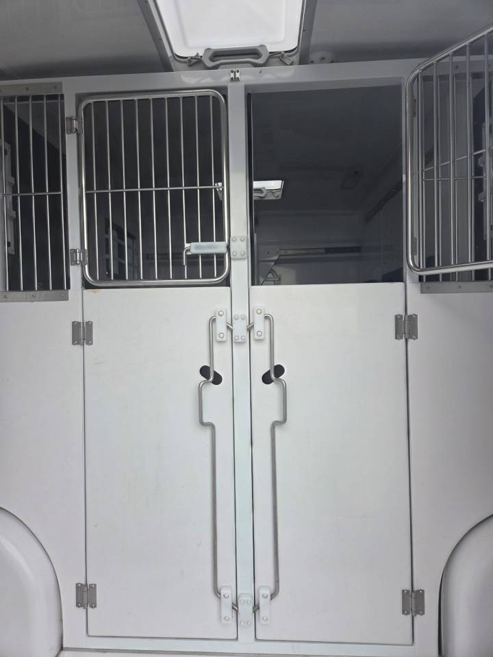 Kleine paardenvrachtwagen (B rijbewijs) Barbot Ducato 2022 Tweedehands