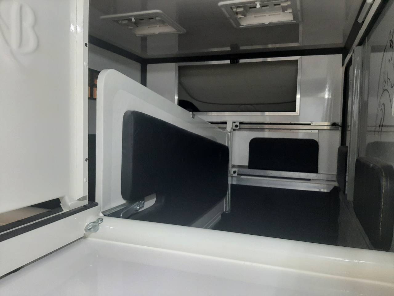 Kleine paardenvrachtwagen (B rijbewijs) Renault Master 2020 Tweedehands