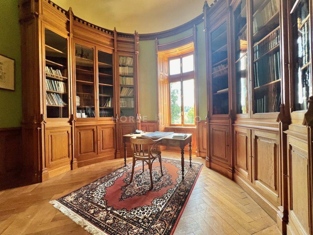 Mooi hippisch vastgoed Koop Jura