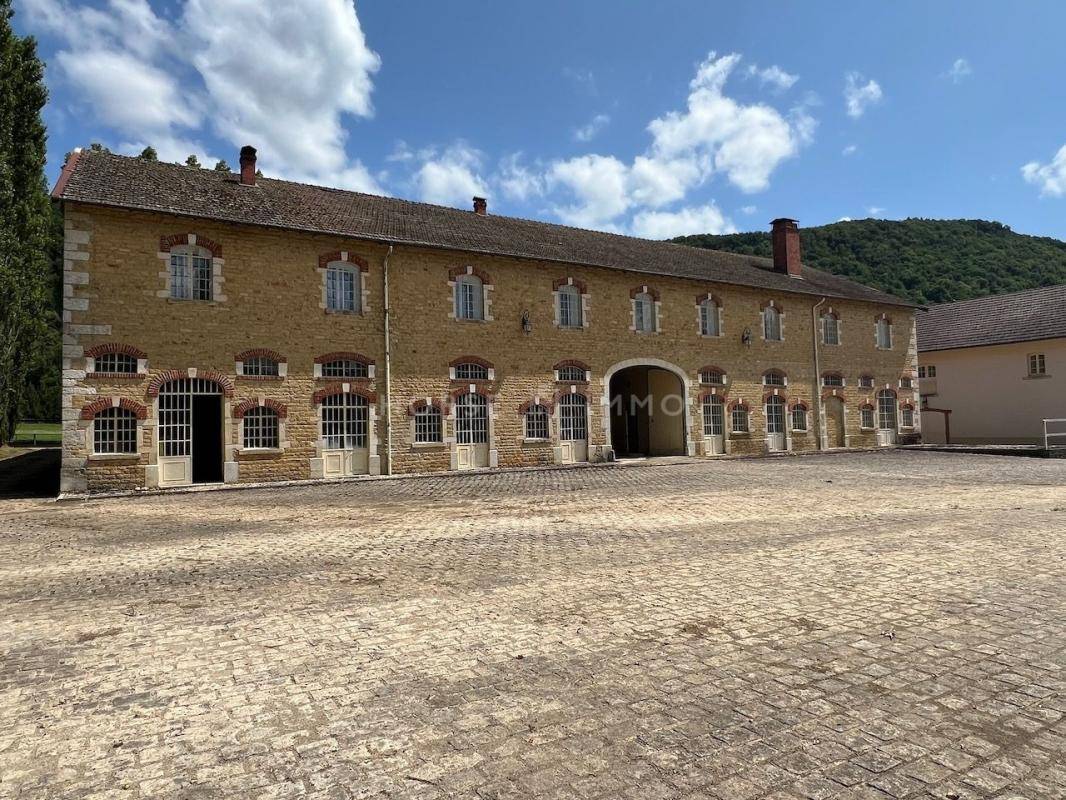 Mooi hippisch vastgoed Koop Jura