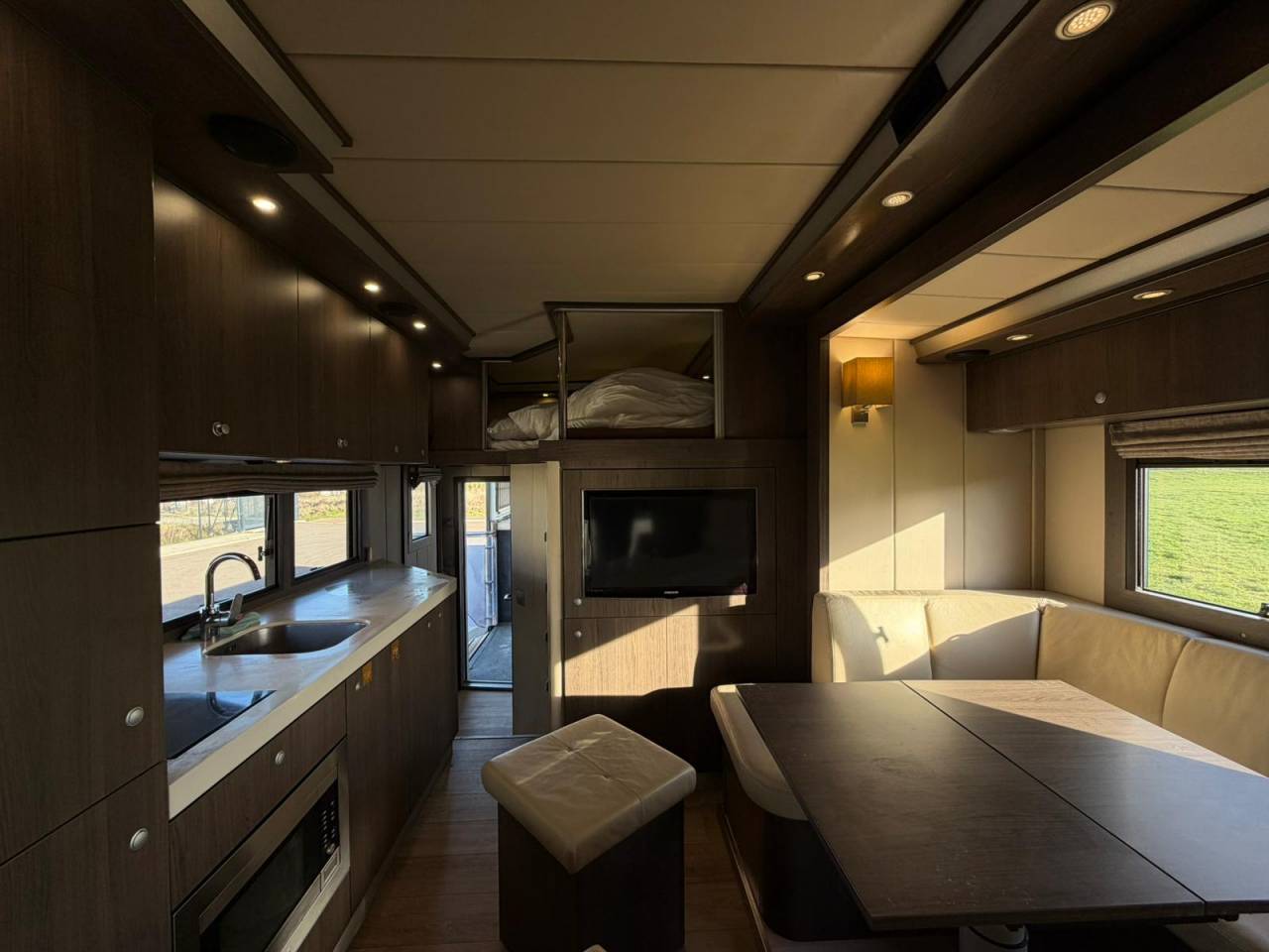 Zware paardenvrachtwagen (groot rijbewijs) STX STX 6 CHEVAUX MEGA POP OUT 2011 Tweedehands