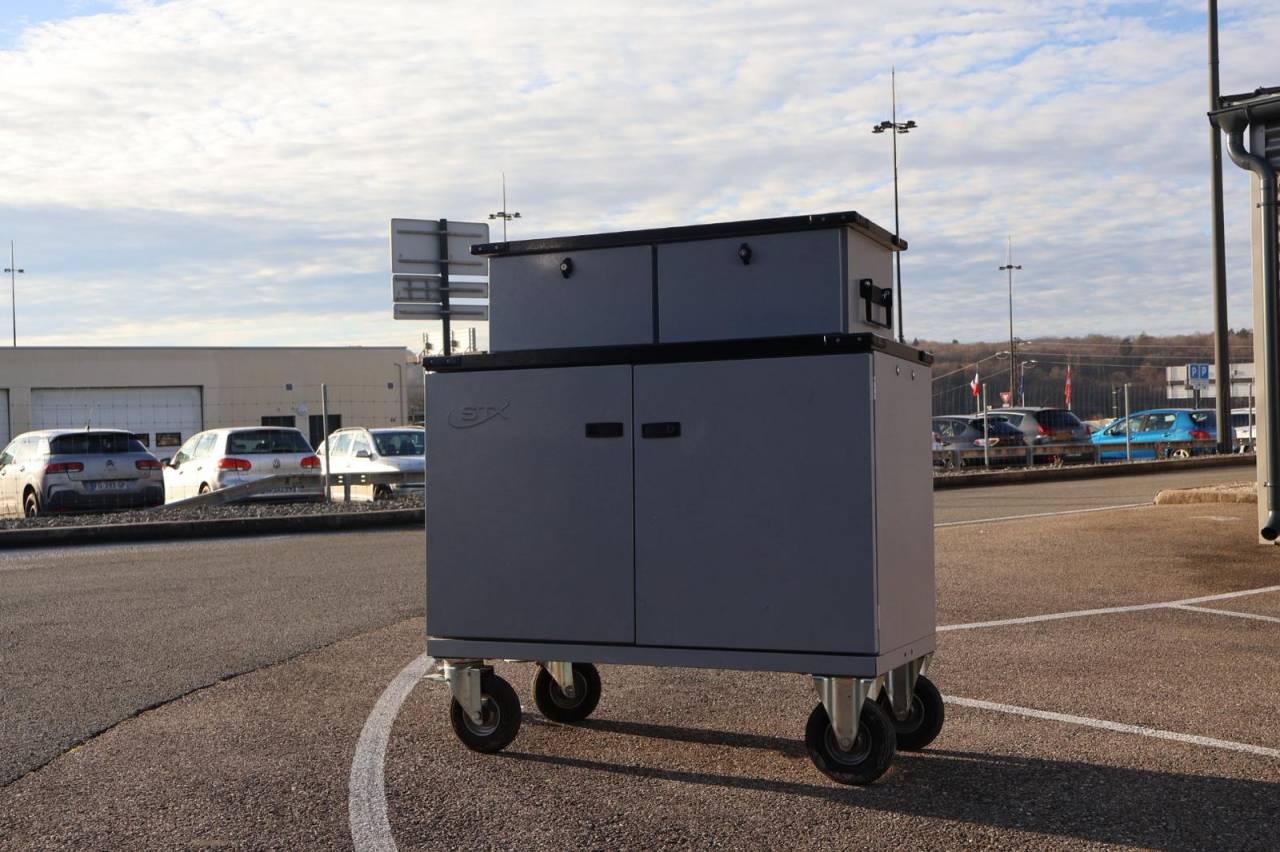 Zware paardenvrachtwagen (groot rijbewijs) STX STX 6 CHEVAUX MEGA POP OUT 2011 Tweedehands