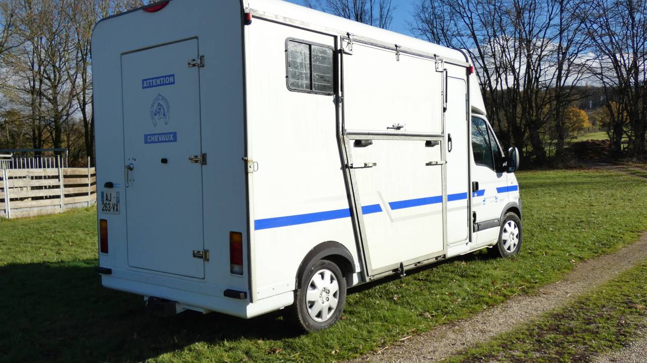 Kleine paardenvrachtwagen (B rijbewijs) Fautras opel movano 3500 2008 Tweedehands