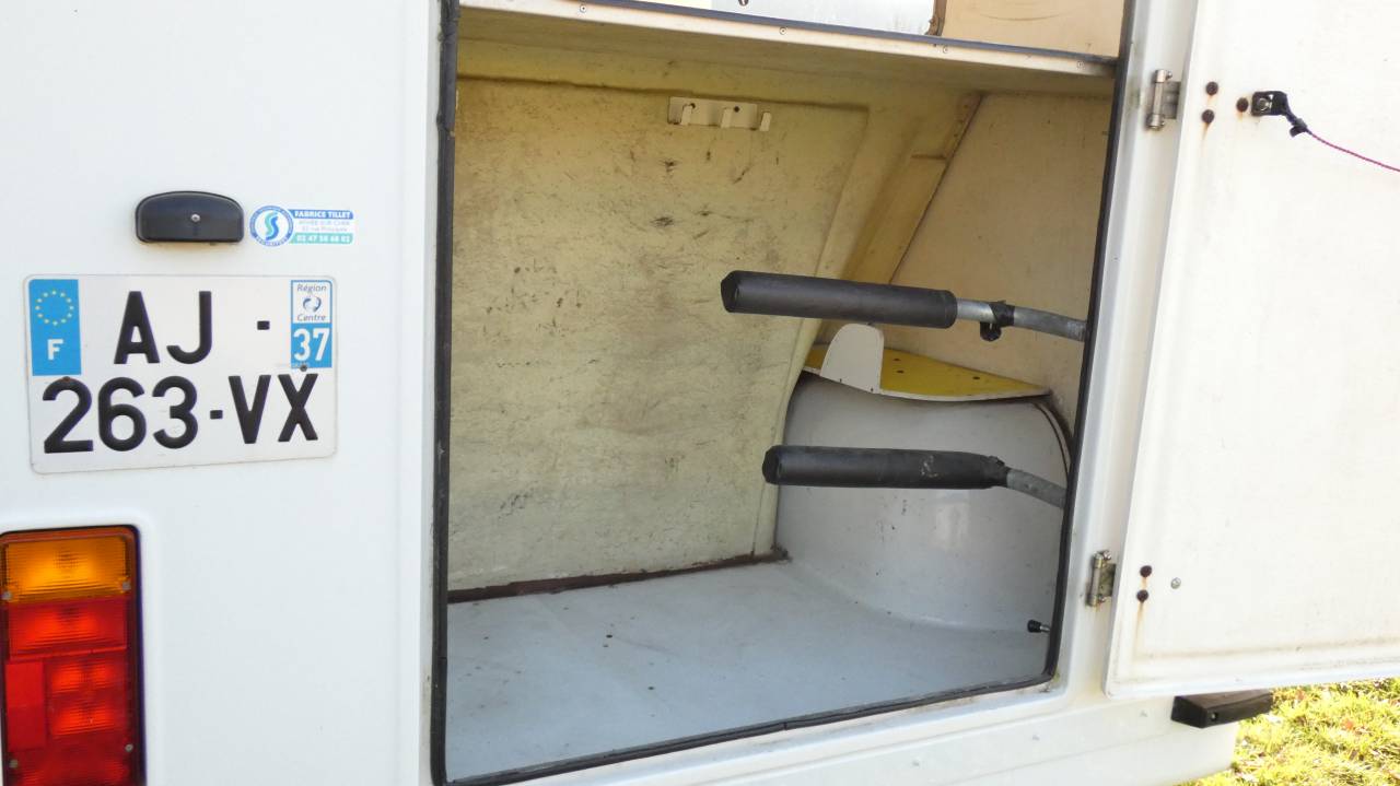 Kleine paardenvrachtwagen (B rijbewijs) Fautras opel movano 3500 2008 Tweedehands