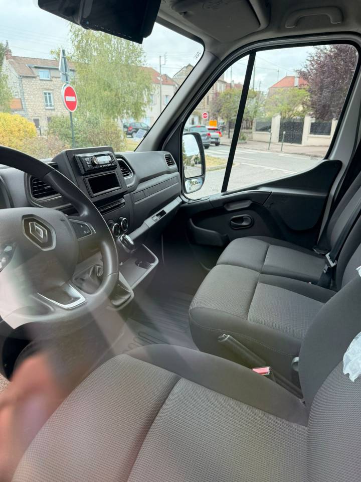 Kleine paardenvrachtwagen (B rijbewijs) AP Petit Renault Master 2019 Tweedehands