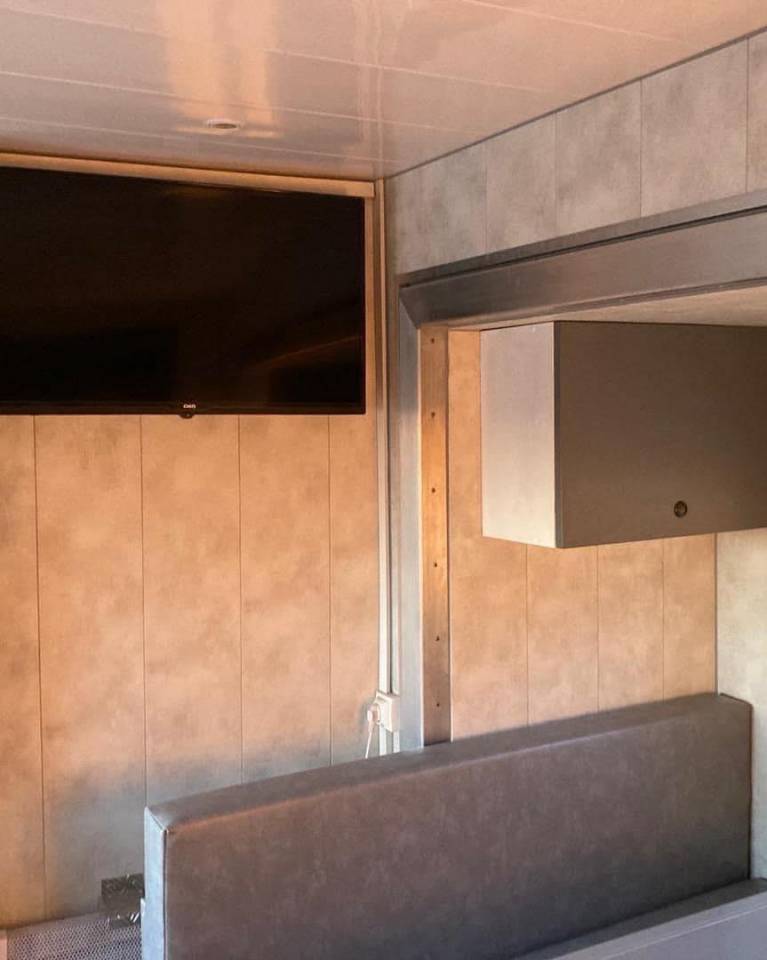 Zware paardenvrachtwagen (groot rijbewijs) Renault MEDIUM 2006 Tweedehands