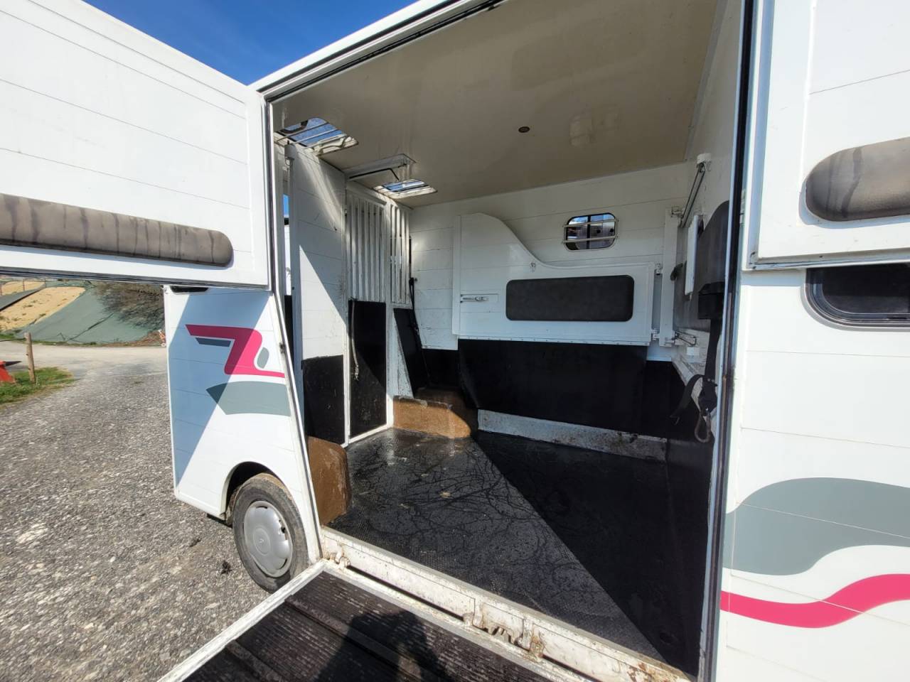 Kleine paardenvrachtwagen (B rijbewijs) Renault Rucel 2005 Tweedehands