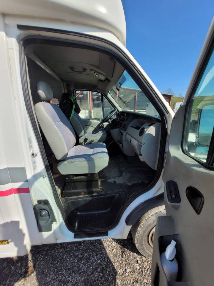 Kleine paardenvrachtwagen (B rijbewijs) Renault Rucel 2005 Tweedehands