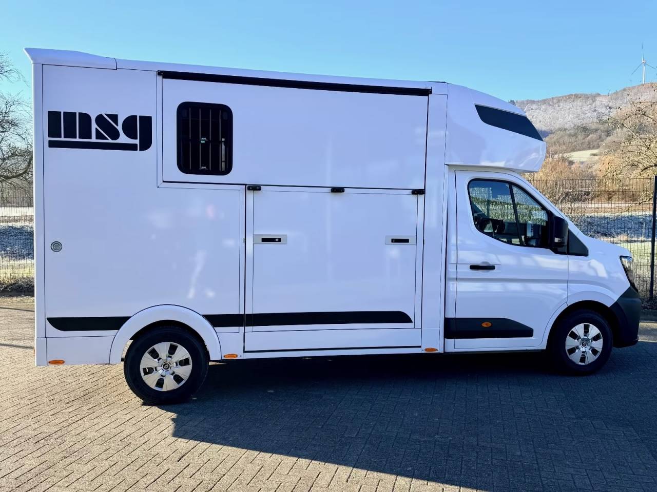 Kleine paardenvrachtwagen (B rijbewijs) Renault RENAULT 0 Nieuw