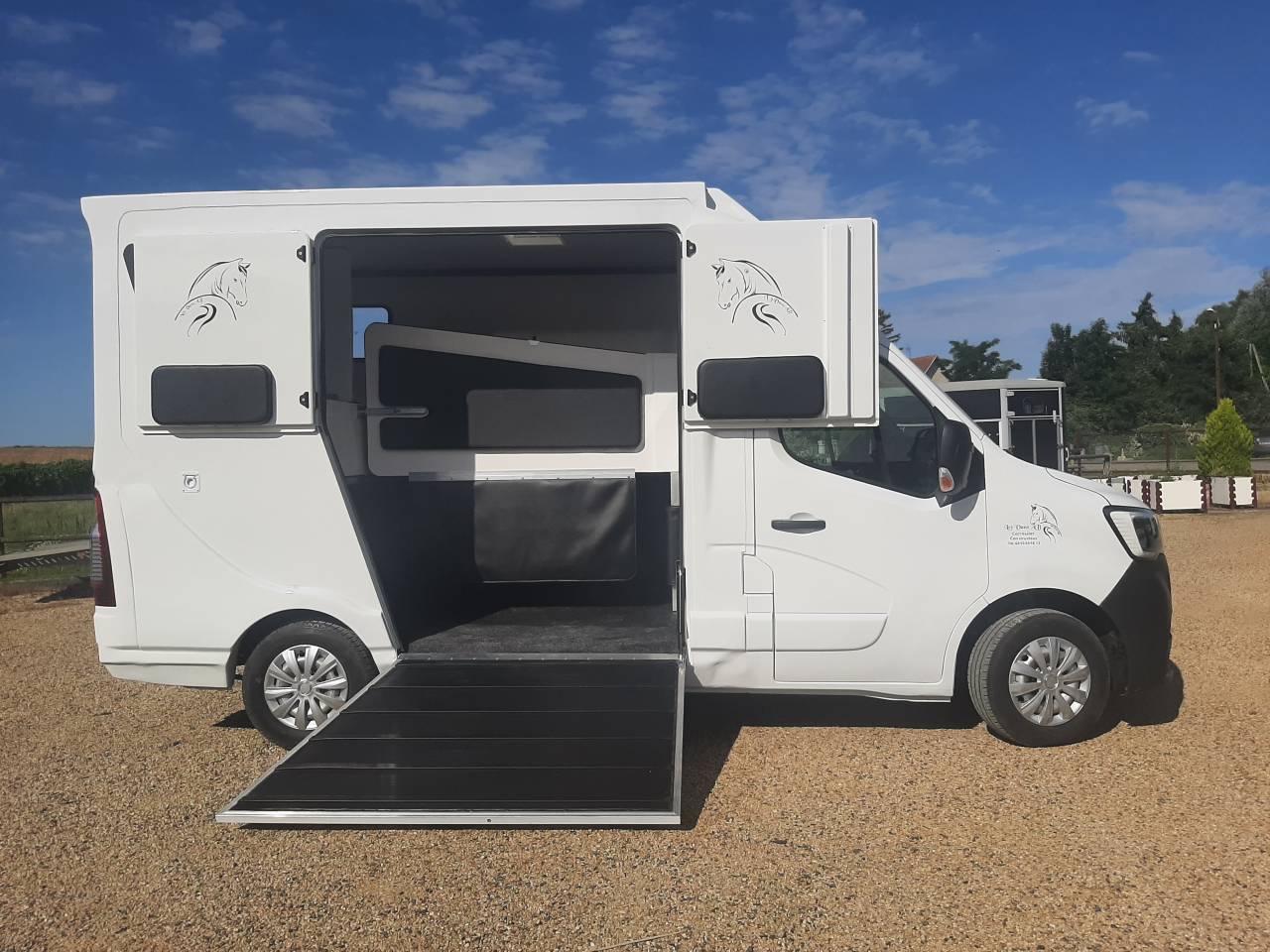 Kleine paardenvrachtwagen (B rijbewijs) Renault Master 2020 Tweedehands