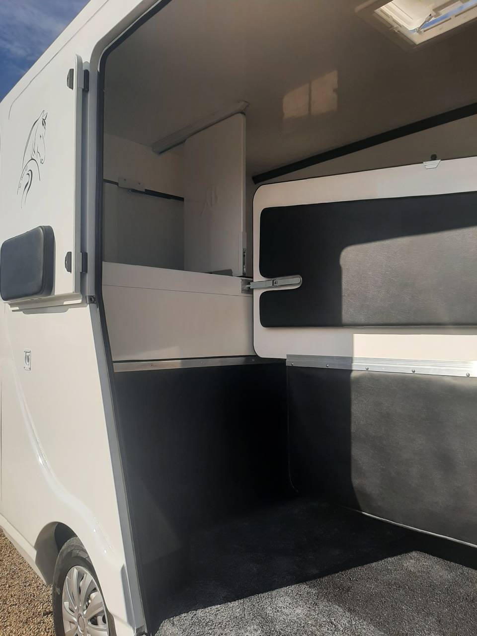 Kleine paardenvrachtwagen (B rijbewijs) Renault Master 2020 Tweedehands