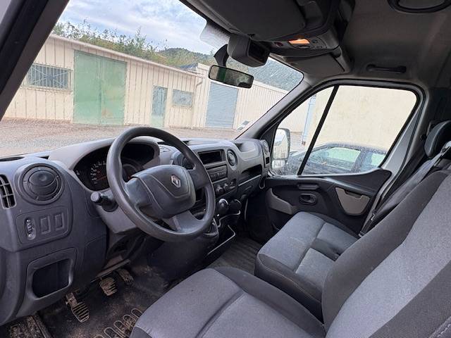 Kleine paardenvrachtwagen (B rijbewijs) Renault  2012 Tweedehands