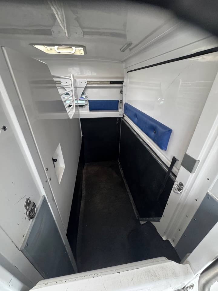 Kleine paardenvrachtwagen (B rijbewijs) Barbot master 2020 Tweedehands