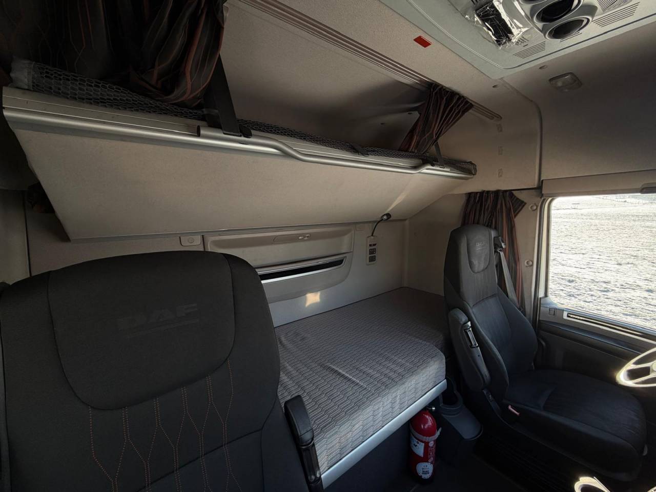 Zware paardenvrachtwagen (groot rijbewijs) Daf SEMI-REMORQUE 10P-APPARTEMENT 4P 2017 Tweedehands