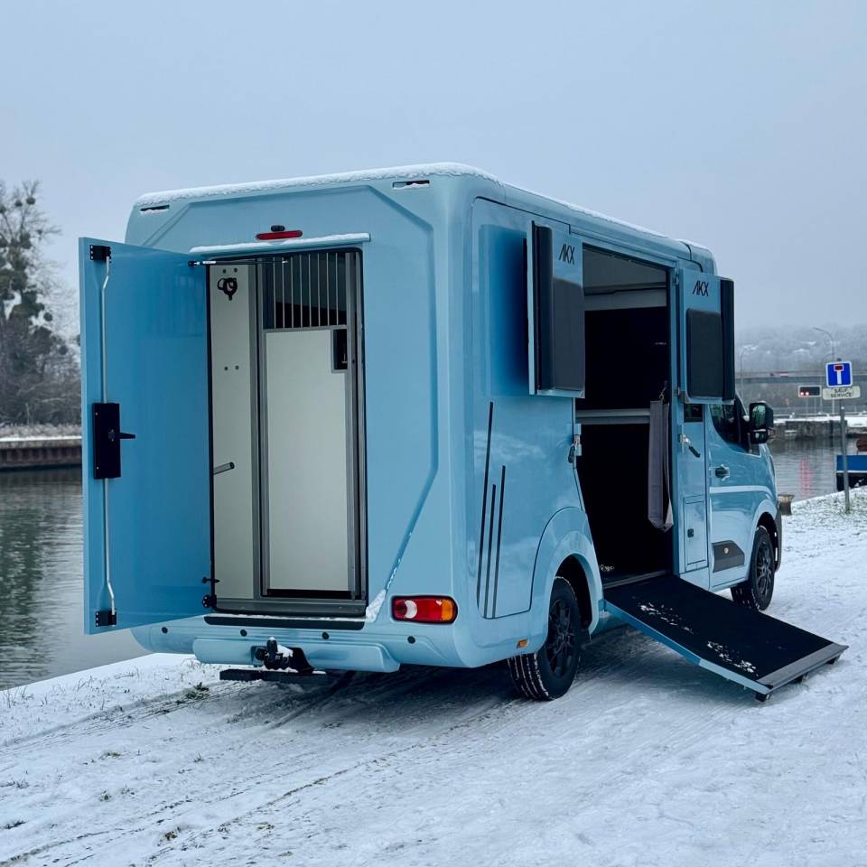 Kleine paardenvrachtwagen (B rijbewijs) AKX CONCEPTPGO 5  2026 Nieuw