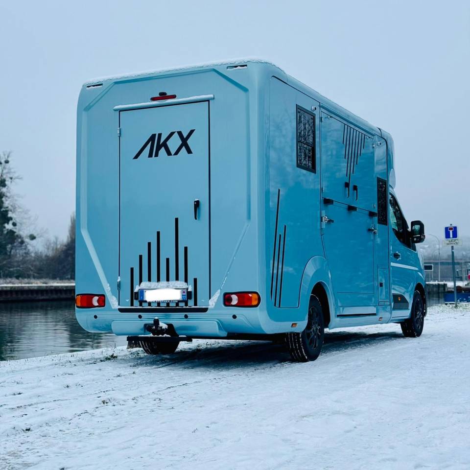 Kleine paardenvrachtwagen (B rijbewijs) AKX CONCEPTPGO 5  2026 Nieuw