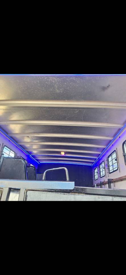 Zware paardenvrachtwagen (groot rijbewijs) Renault Midlum  2004 Tweedehands