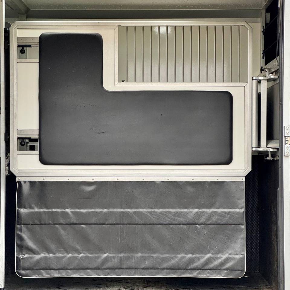 Kleine paardenvrachtwagen (B rijbewijs) AKX 3p 2025 Tweedehands