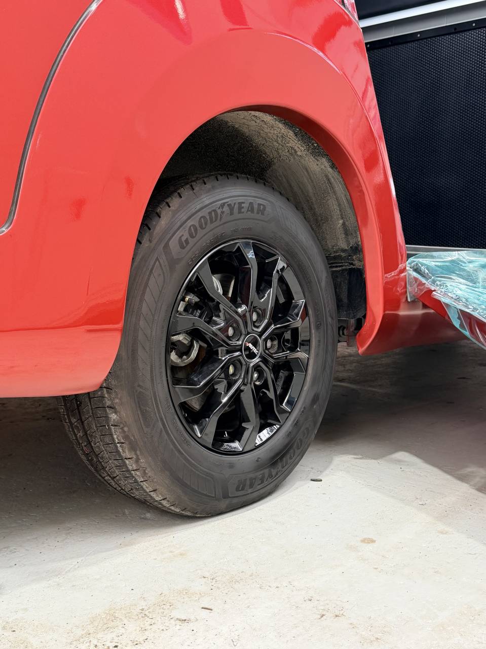 Kleine paardenvrachtwagen (B rijbewijs) AKX 5p BVA  2026 Nieuw