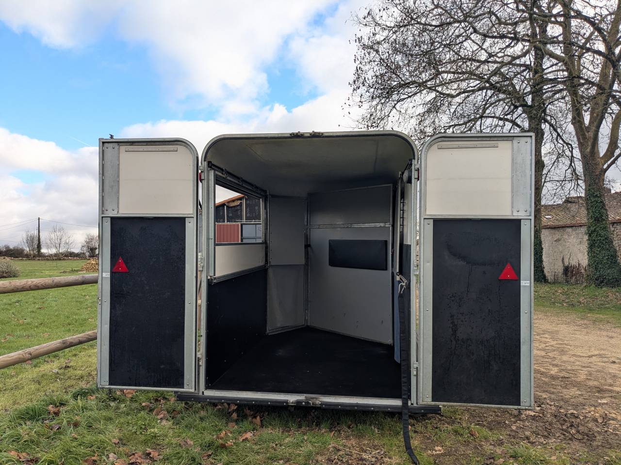 Paardentrailers Fautras Oblic + 2 2 Paarden 2022 Tweedehands