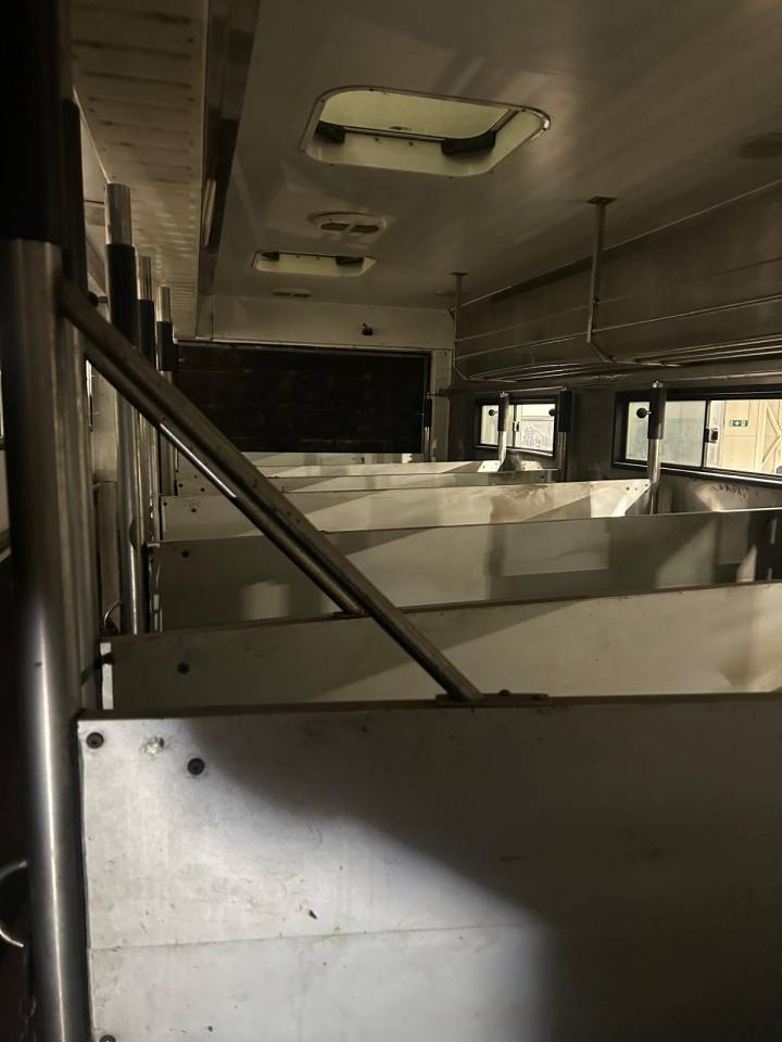 Zware paardenvrachtwagen (groot rijbewijs) Mercedes Actros 2008 Tweedehands