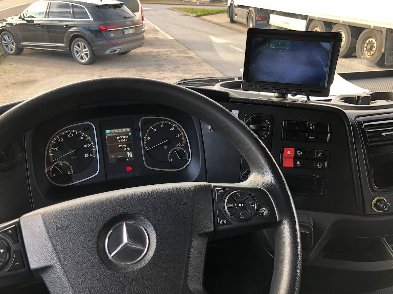 Zware paardenvrachtwagen (groot rijbewijs) Mercedes MERCEDES-BENZ 0 Tweedehands