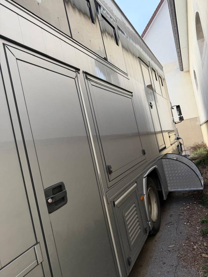 Zware paardenvrachtwagen (groot rijbewijs) Mercedes MERCEDES-BENZ 0 Tweedehands