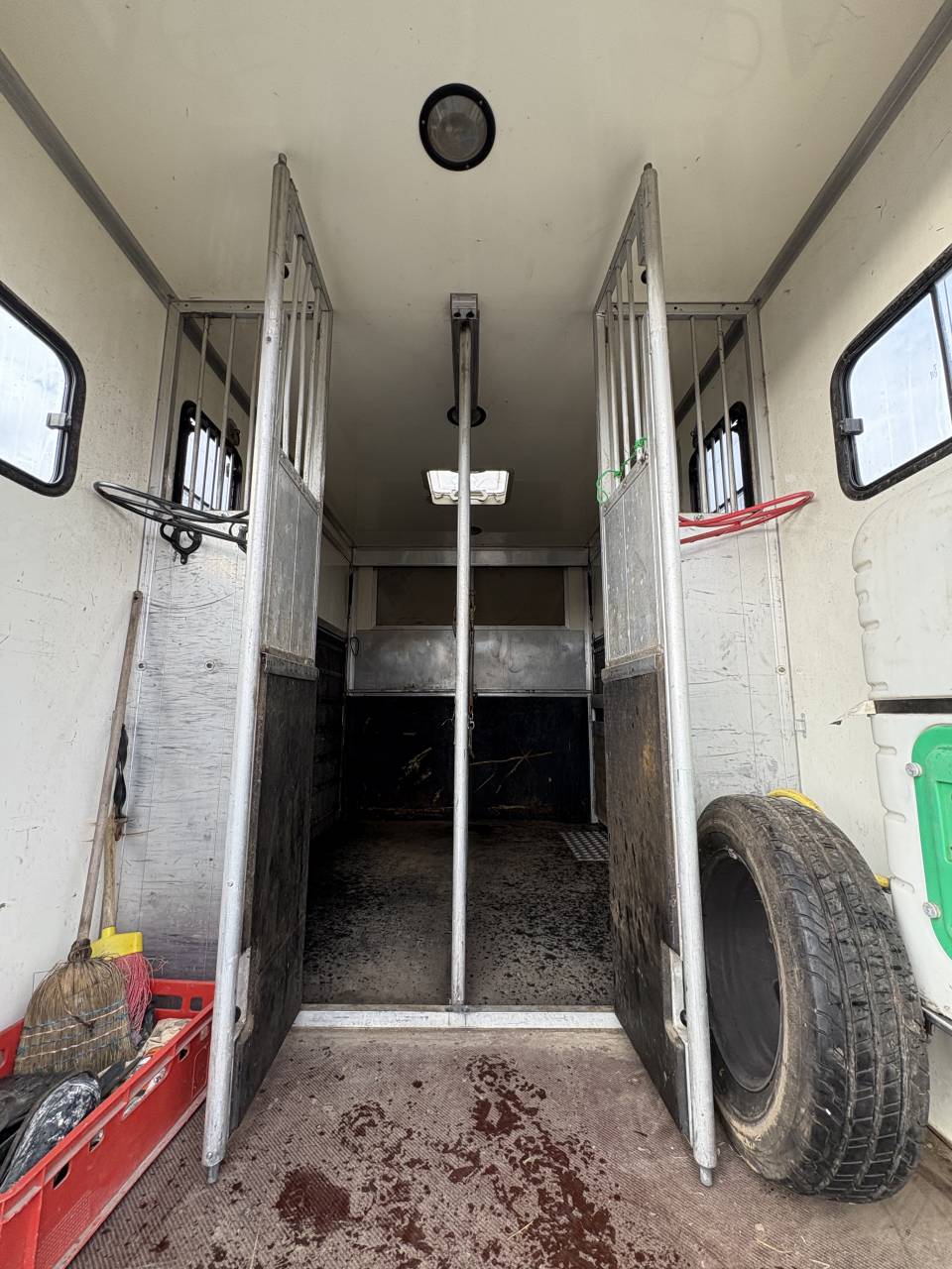 Kleine paardenvrachtwagen (B rijbewijs) Iveco Daily  2009 Tweedehands