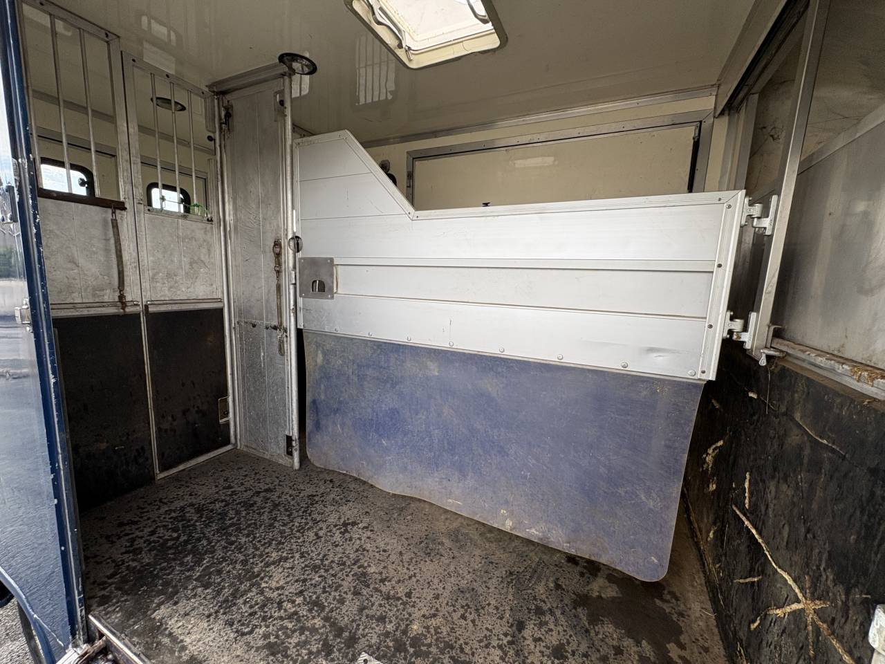 Kleine paardenvrachtwagen (B rijbewijs) Iveco Daily  2009 Tweedehands