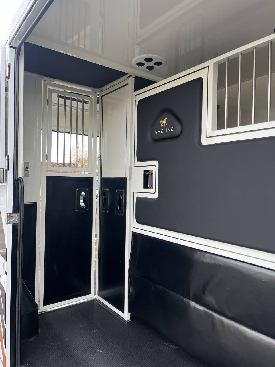 Kleine paardenvrachtwagen (B rijbewijs) Ameline  2026 Nieuw