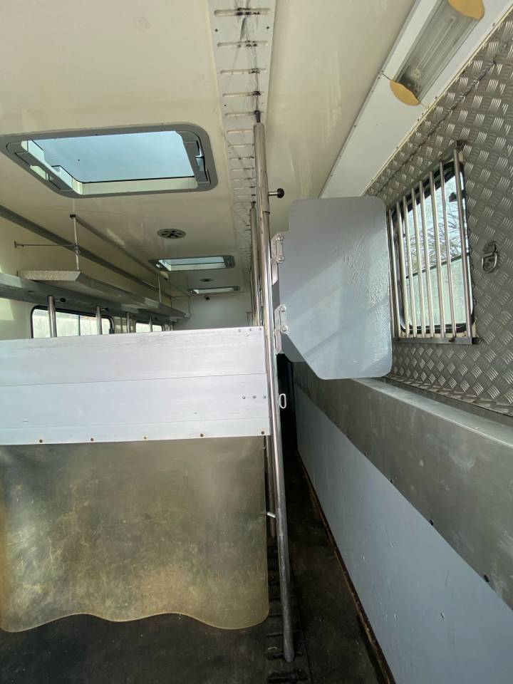 Zware paardenvrachtwagen (groot rijbewijs) Iveco Cursor 2000 Tweedehands