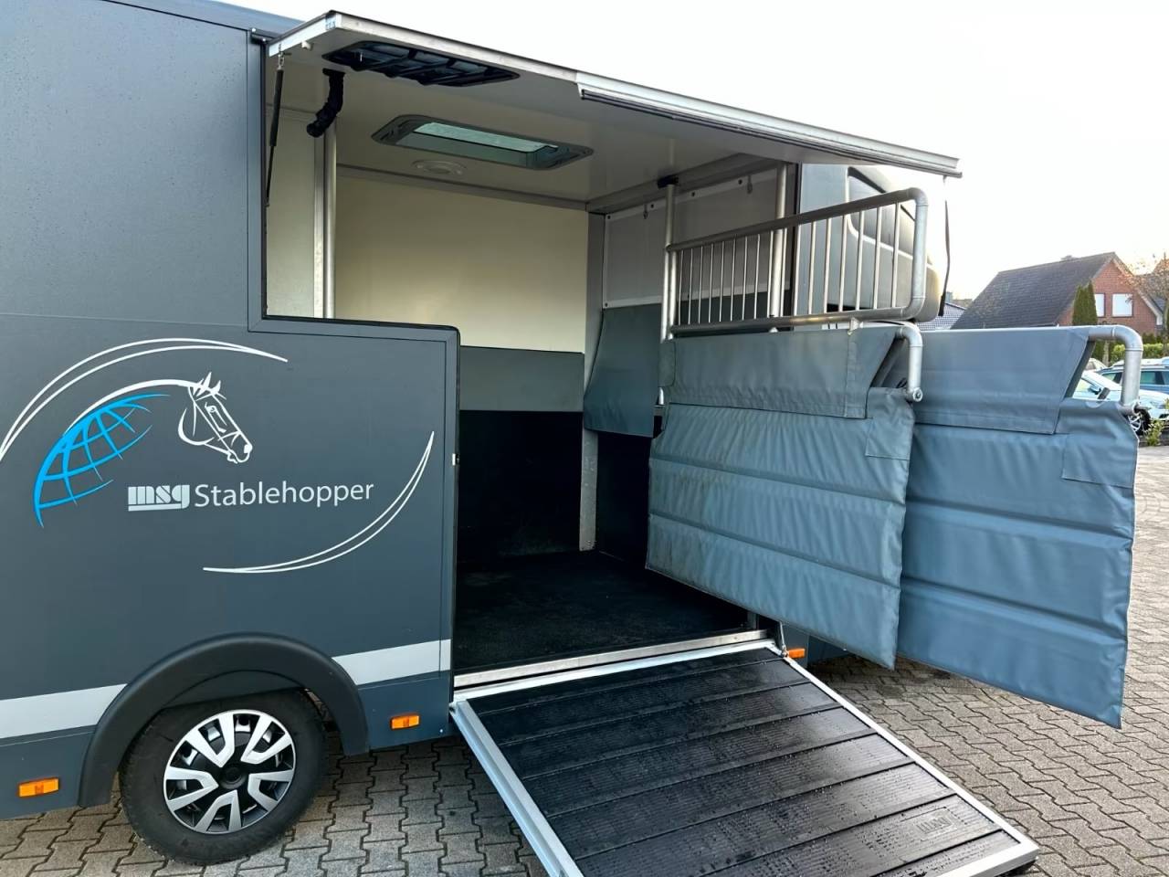 Kleine paardenvrachtwagen (B rijbewijs) Renault RENAULT 0 Tweedehands