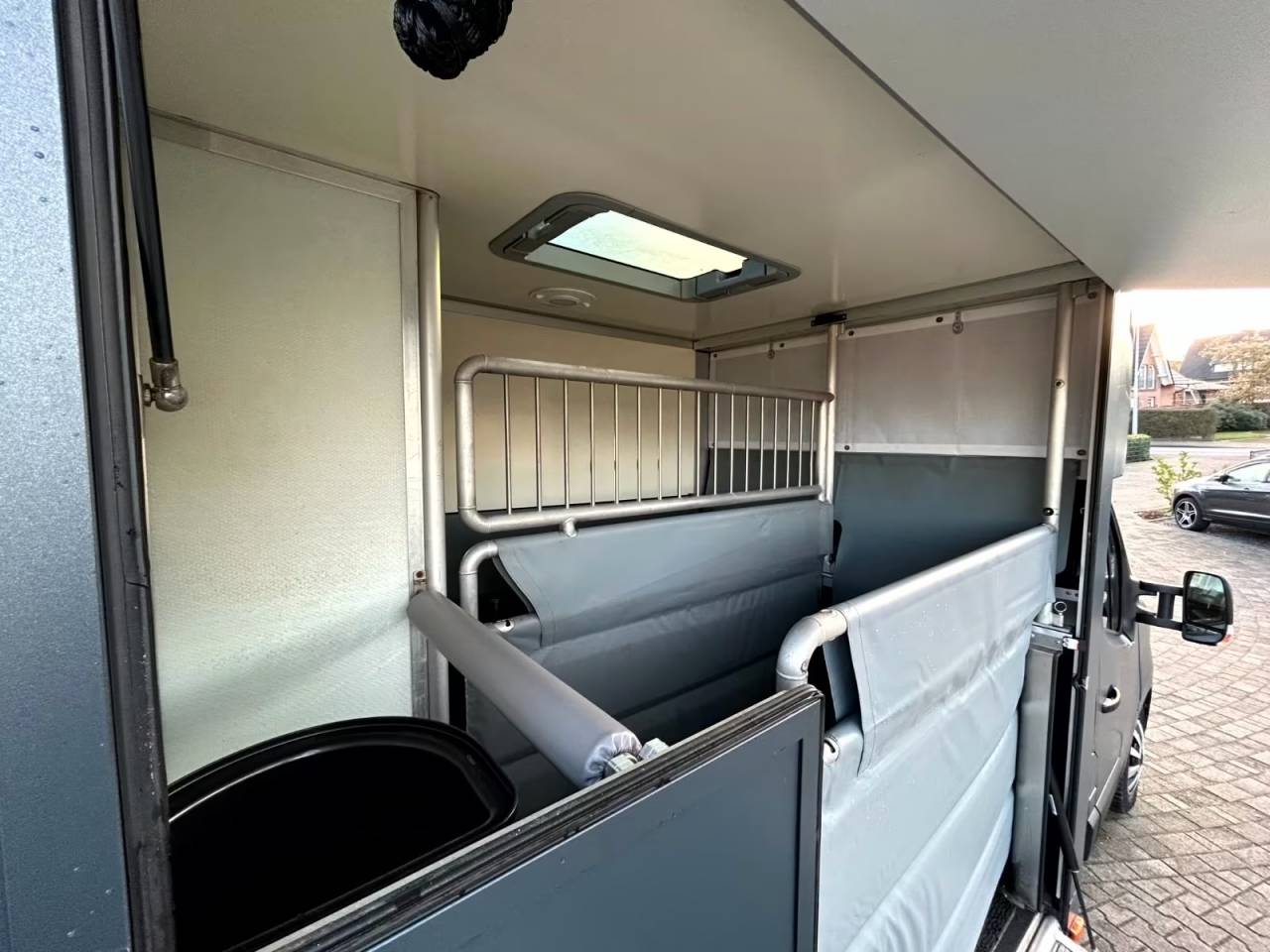 Kleine paardenvrachtwagen (B rijbewijs) Renault RENAULT 0 Tweedehands