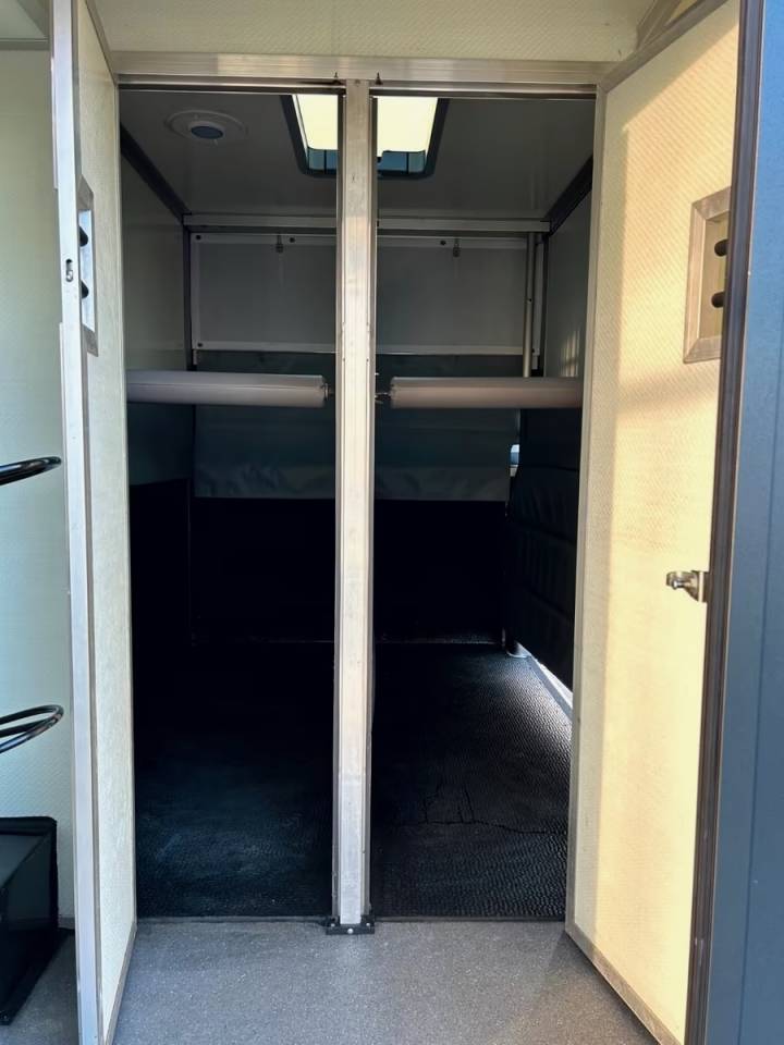 Kleine paardenvrachtwagen (B rijbewijs) Renault RENAULT 0 Tweedehands