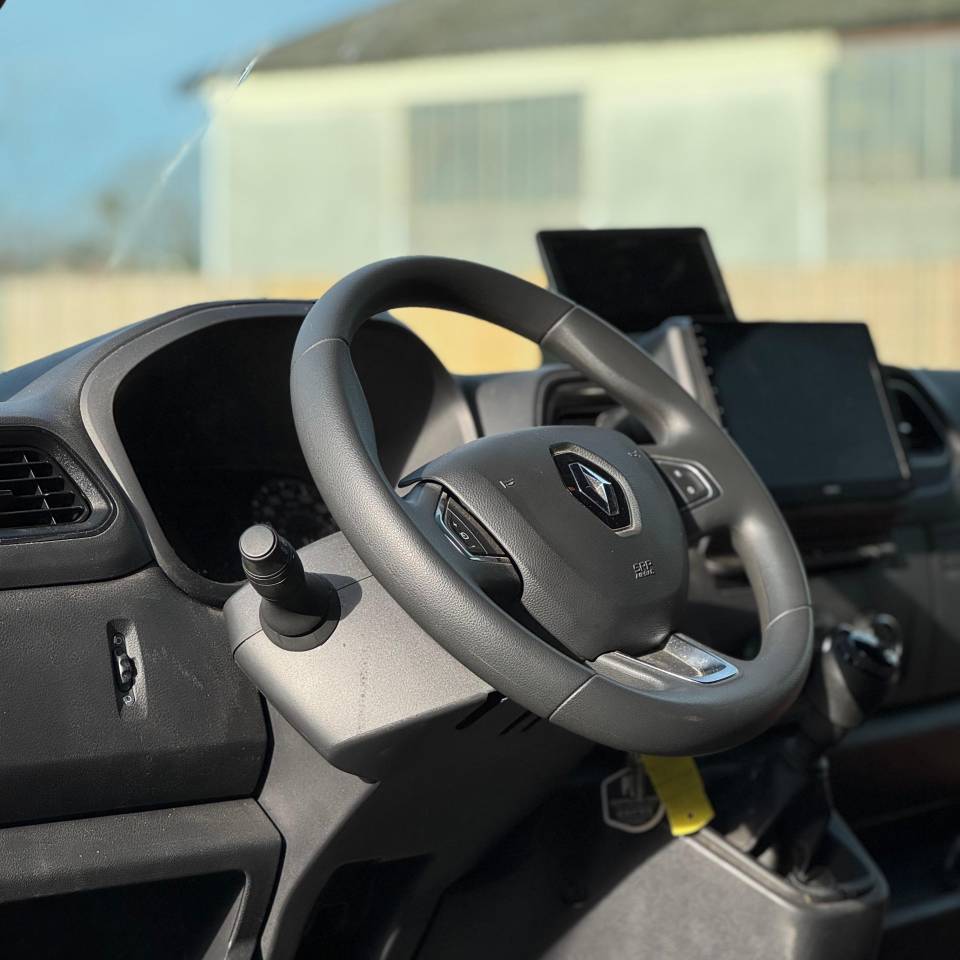 Kleine paardenvrachtwagen (B rijbewijs) AKX 5stalles 2023 Tweedehands