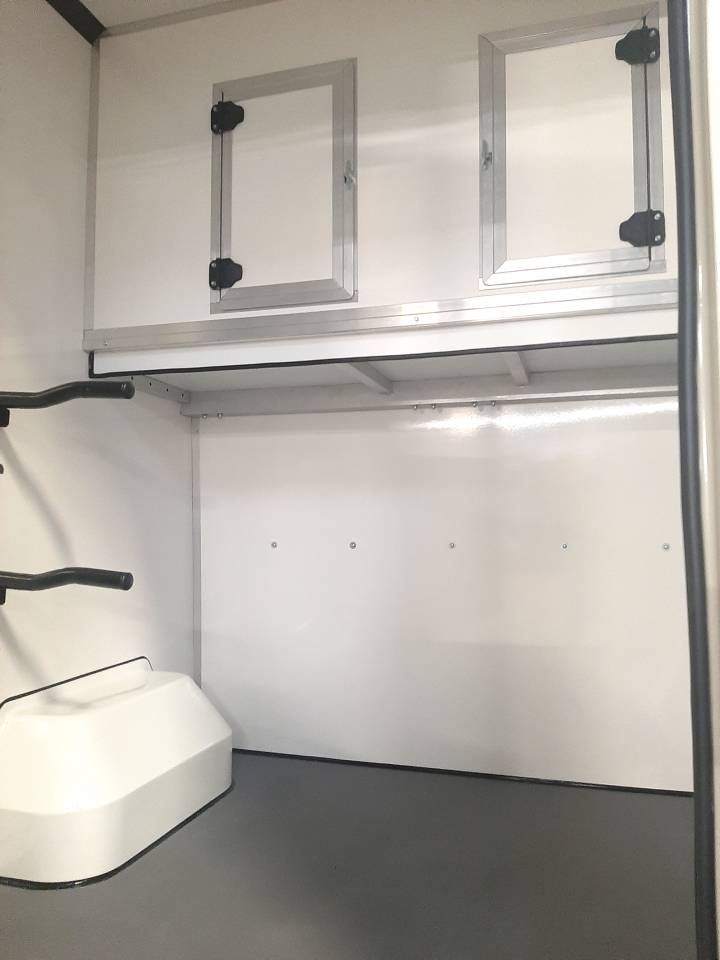 Kleine paardenvrachtwagen (B rijbewijs) Renault Master 2020 Tweedehands